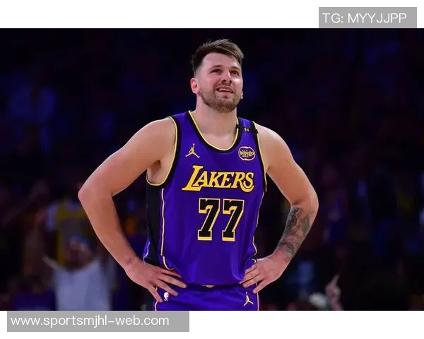 东契奇幽默自嘲英语水平调侃八村塁大学经历引发关注